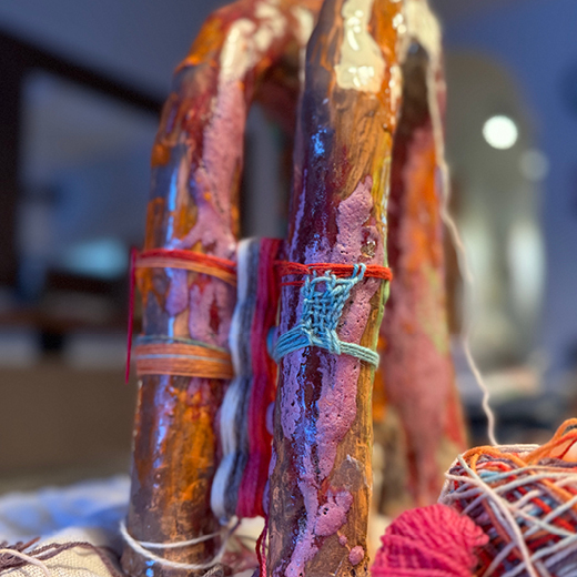 Entre fils et fissures